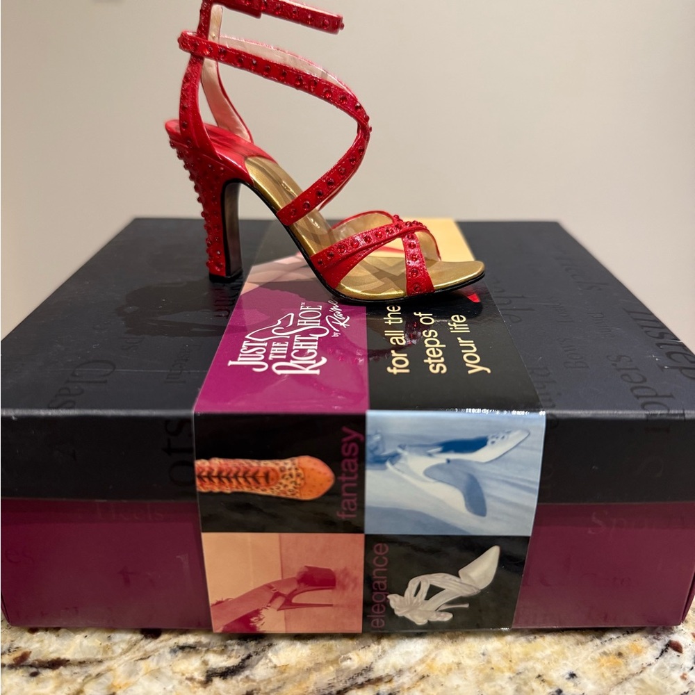 JTRS - Tango Passion, Ruby Red